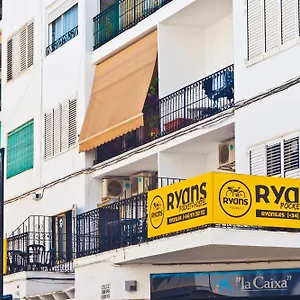 Ten Hostel , Ibiza Espanha