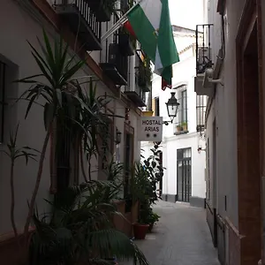 2* Pensión Arias